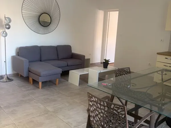 Grand T2 avec terrasse