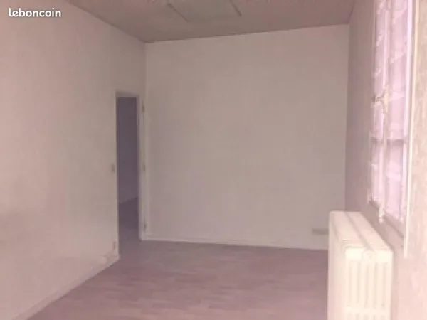 Local bureaux 75 m²