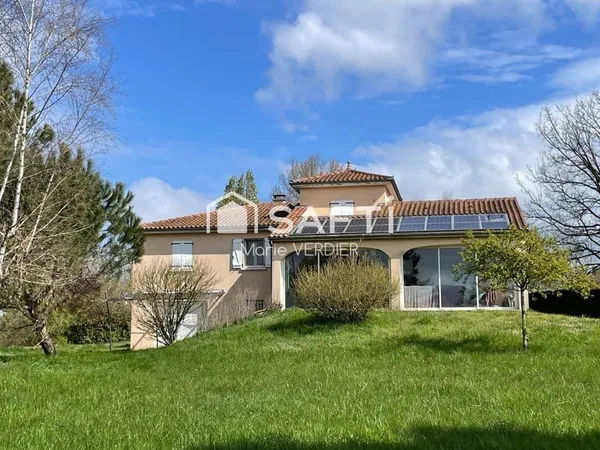 Maison T5 avec studio indépendant de 172 m2