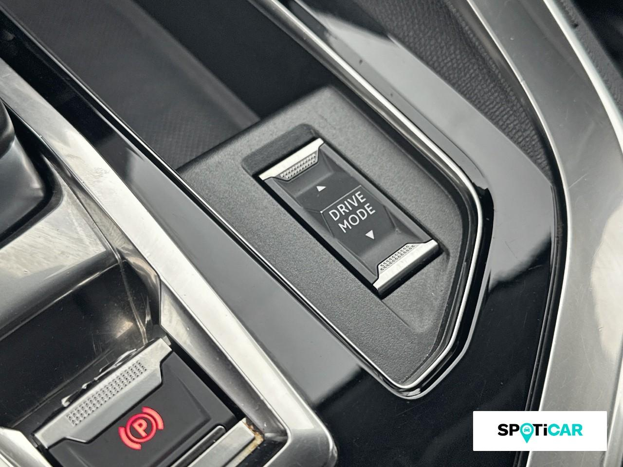 Peugeot 3008 hybrid 225ch roadtrip e-eat8 — photo 18