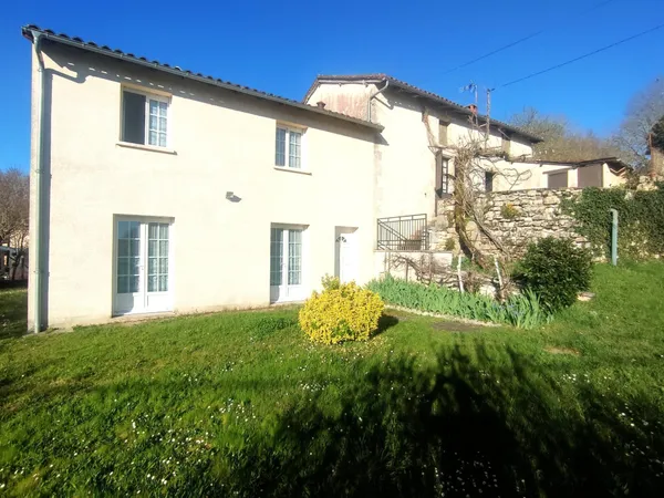 Maison en pierres avec extension (2005)