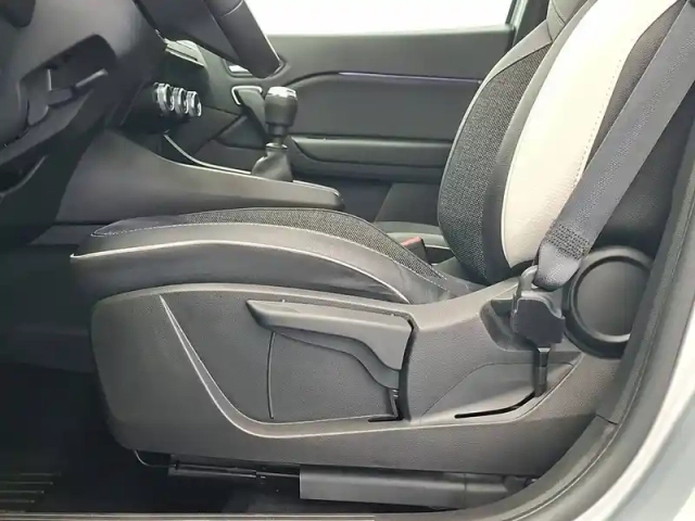 Renault Captur tce 140 - 21 — photo 29
