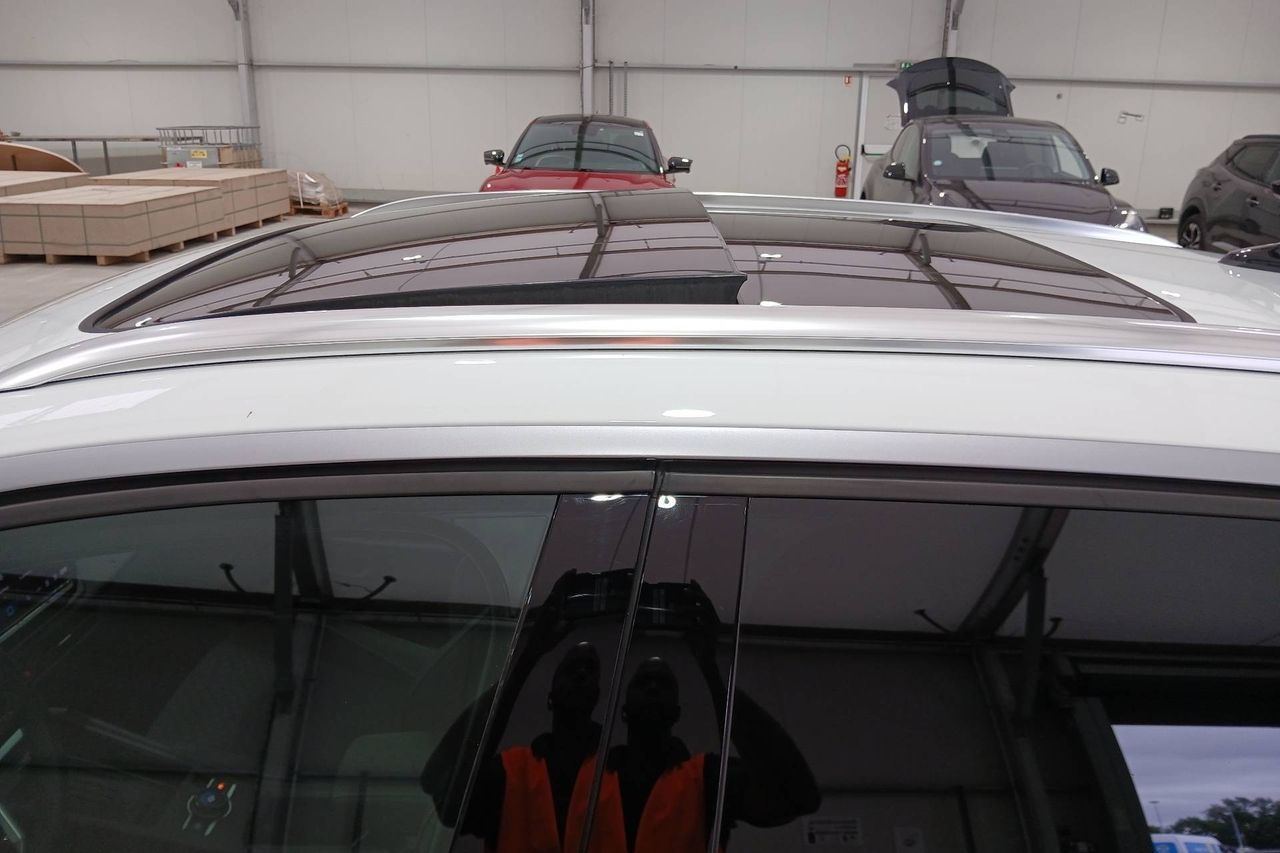 Volkswagen T-Roc — photo 18