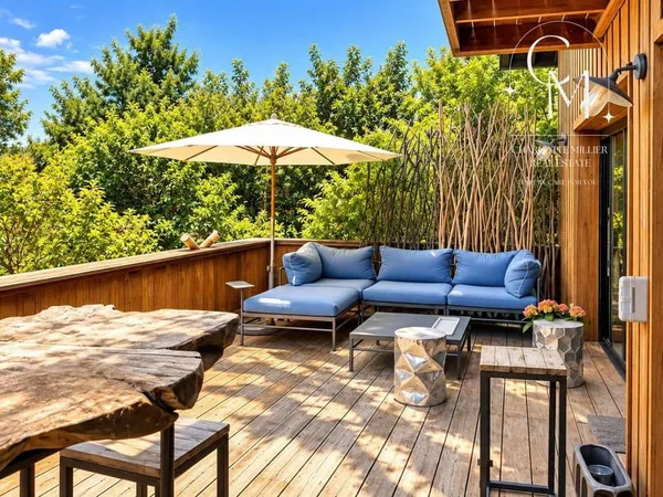 Villa 9 pièces 238 m²