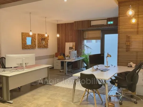 COGOLIN, A vendre Murs boutique ou bureau, centre-ville.