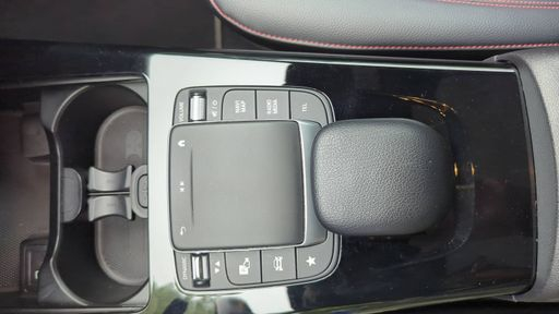 Mercedes Classe A 180 d 116  7G-DCT - AMG Line – 2021 – 101091 km – Diesel – Boîte Automatique — photo 11