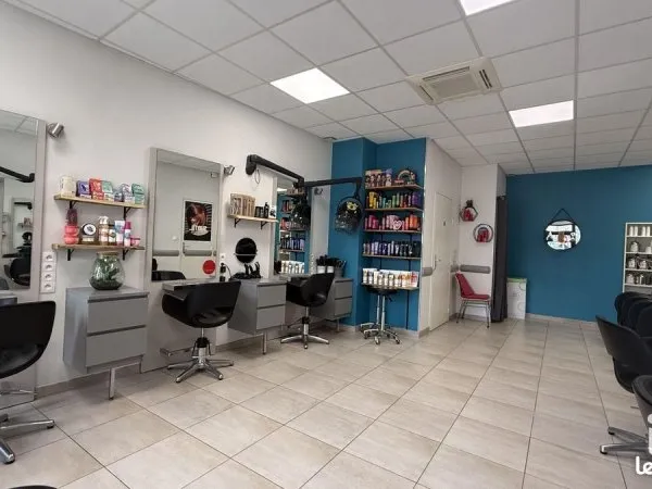 Boutique 50 m² BAUGE EN ANJOU