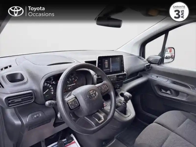 Toyota Proace city medium 100 d-4d dynamic mc23 — photo 8