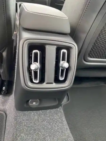 Volvo C40 recharge extended range 252 ch 1edt — photo 19