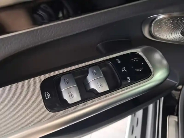 Mercedes Glc 300 d e hybrid eq 4matic c — photo 14