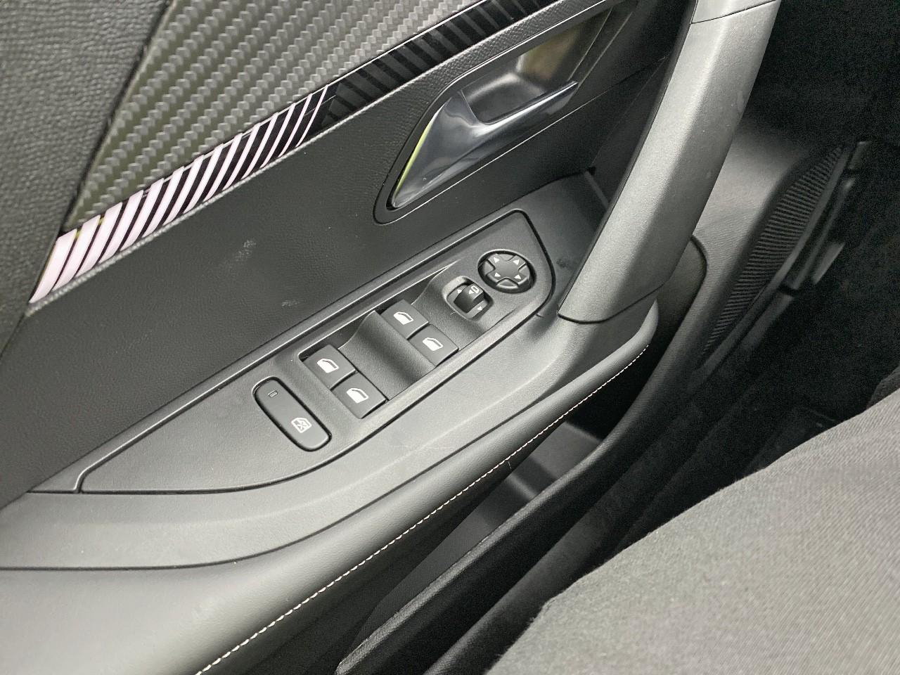 Peugeot 2008 hybrid 145 ch e-dcs6 allure — photo 20