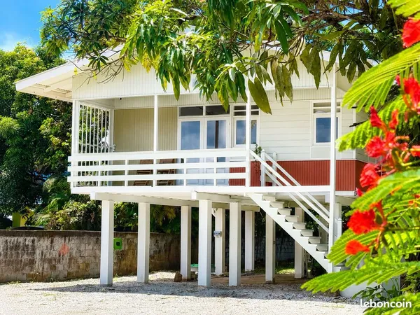 Villa bois 2 ch. Meublée - Bourda, plage à 10 min