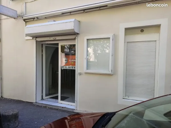 Local commercial 40m2 380