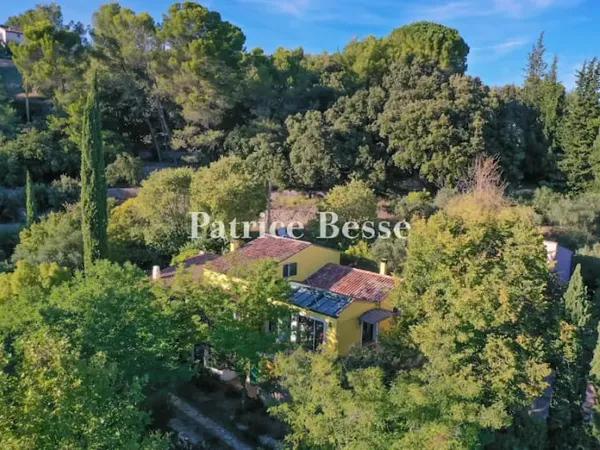 Maison 9 pièces 242 m²