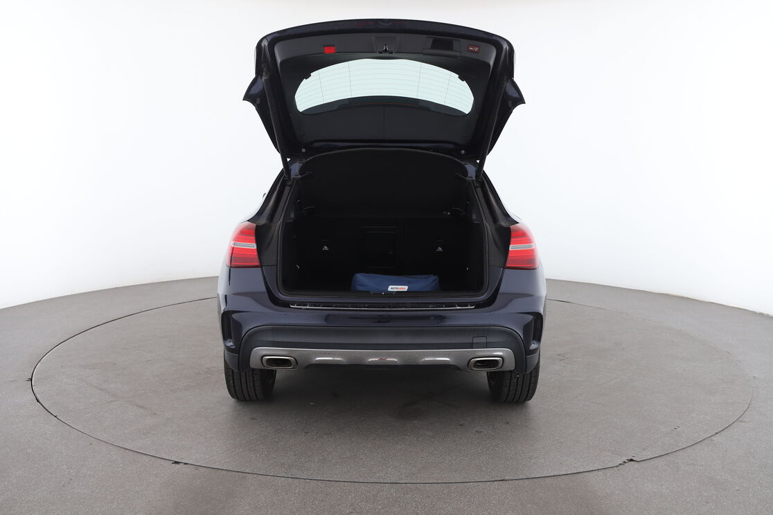 Mercedes-Benz GLA 220 d Fascination 7G-DCT — photo 14