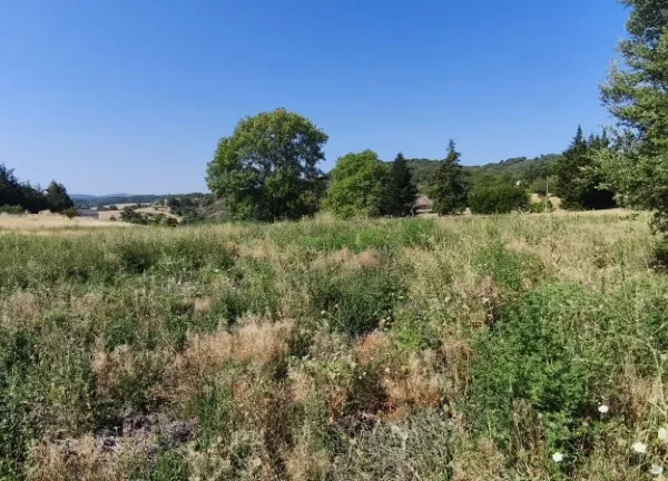 Terrain 1358 m²
