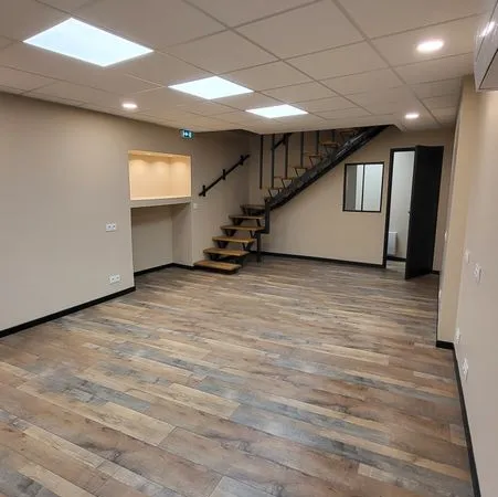 Local commercial et professionnel de 100 m² rénové à neuf — Emplacement N°1 hyper-centre piéton