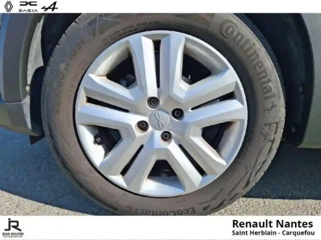 Dacia Sandero 1.0 tce 90ch stepway expression — photo 9