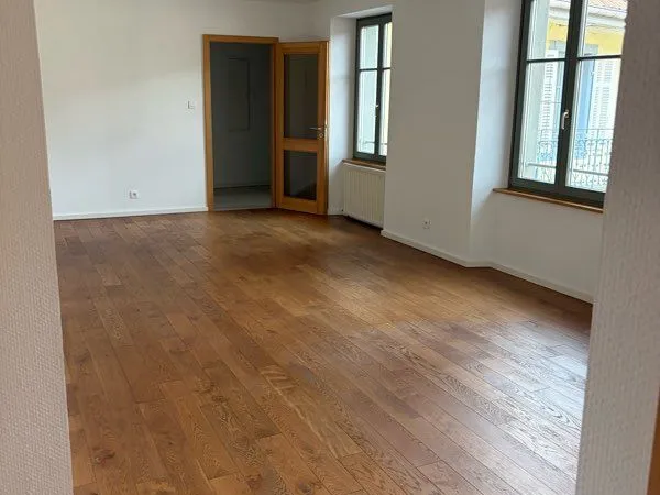 4/5 pièces rénové centre historique