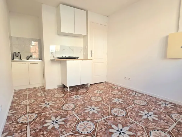 Charmant T2 lumineux de 32 m² - Rue calme et résidentielle à LILLE FIVES - proche métro