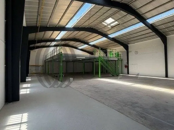 Local d'activité 437 m²