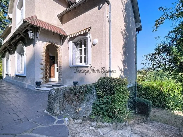 LA CHARTRE SUR LE LOIR (72),Maison 119m²à vendre-5 pièces- terrasse- garage double- jardin et prairi