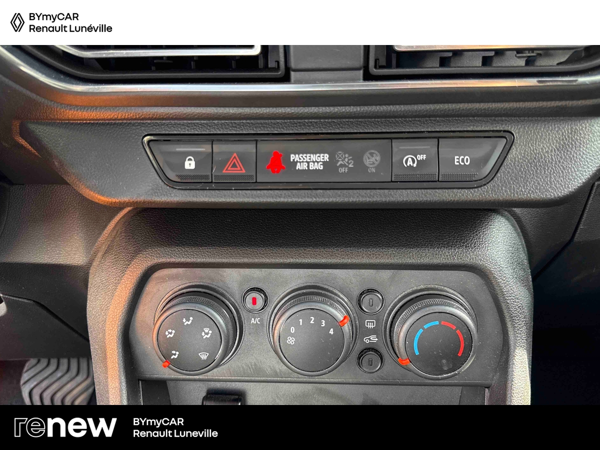 Dacia Sandero TCe 90 CVT - 22 — photo 21