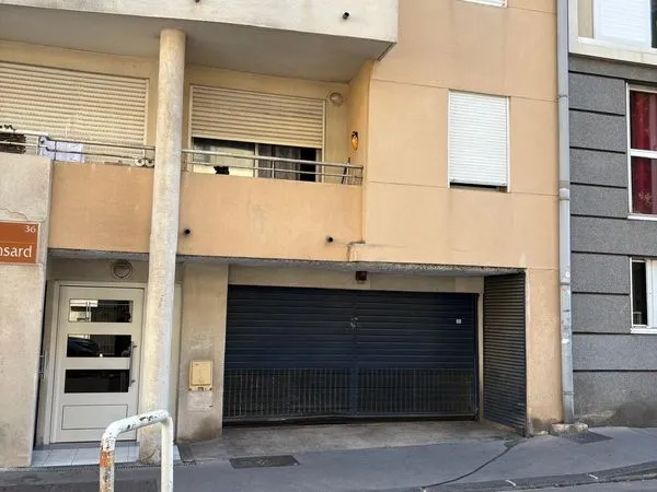 Place de parking petit véhicule Rue Liandier 13008 - Proche avenue du prado