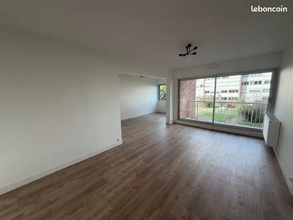 À louer - Spacieux T3/T4 avec 2 balcons et 2 places de parking