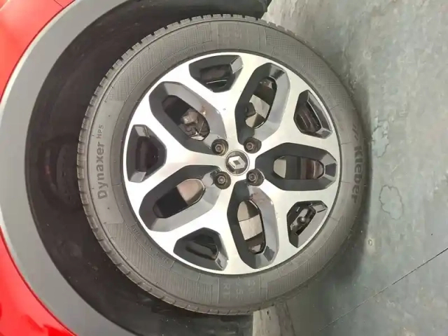 Renault Captur dci 90 energy edc — photo 10