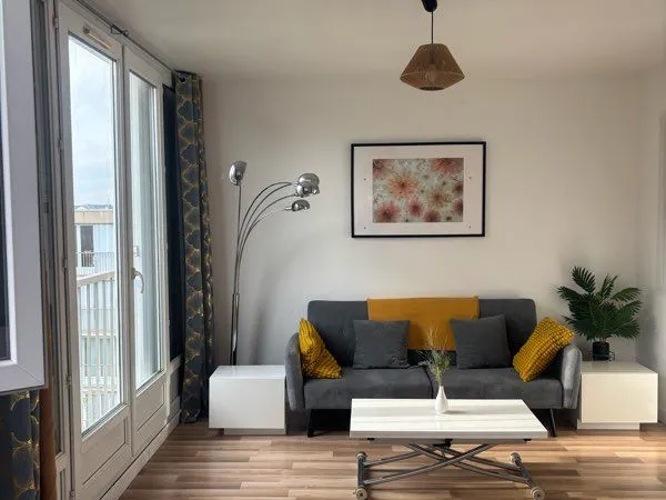 Joli F2 lumineux et calme 30 m carré
