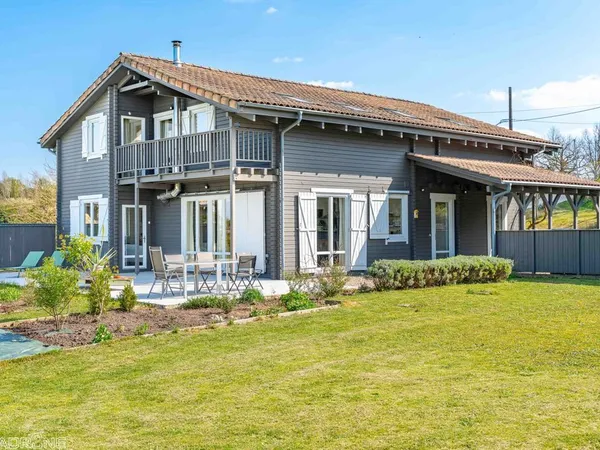 Spacieuse maison ossature bois proche Villeréal