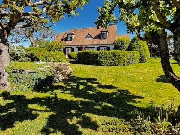 Maison familiale de 145 m² sur un terrain paysager de 1920 m²