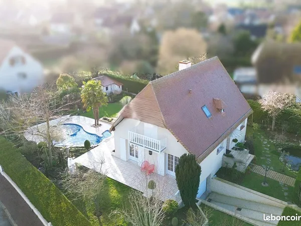 Maison individuelle avec piscine à Colomby Anguerny