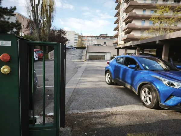 Loue parking