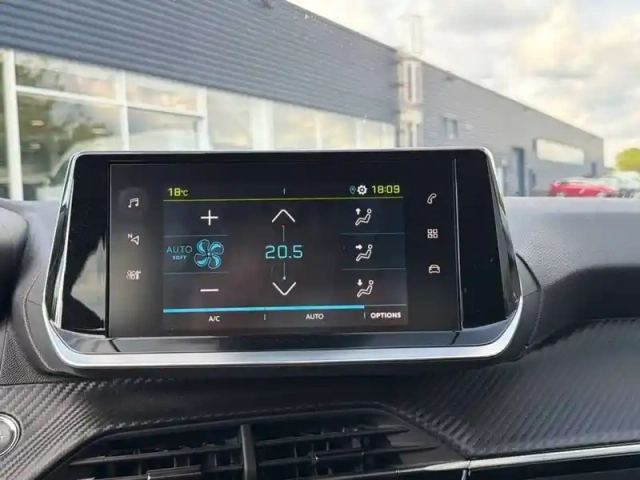 Peugeot 208 electrique 50 kwh 136ch — photo 15