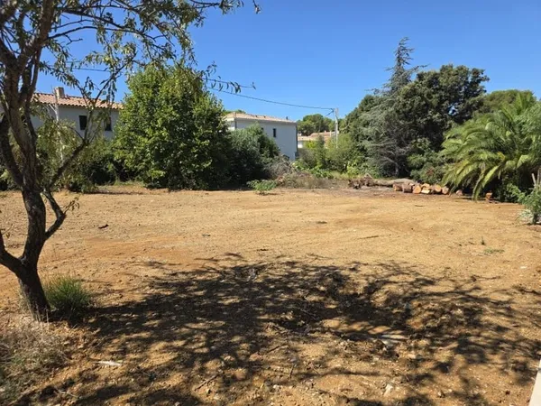 Terrain 441 m²