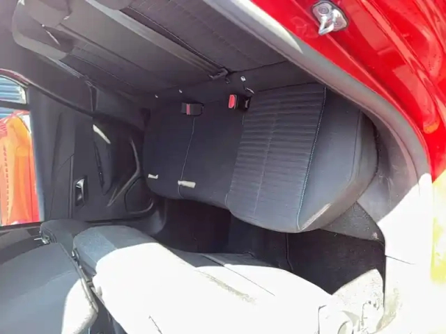 Peugeot 208 puretech 100 s&amp;s bvm6 — photo 7