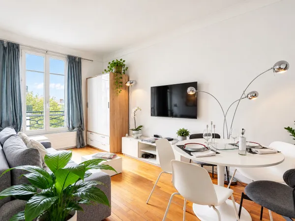 PARTICULIER VEND APPARTEMENT - PARIS 17e - 31 M²