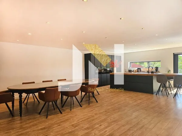 Maison 6 pièces 210 m²