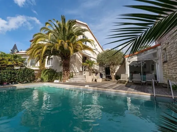 Villa années 50 en plein coeur de Pontaillac