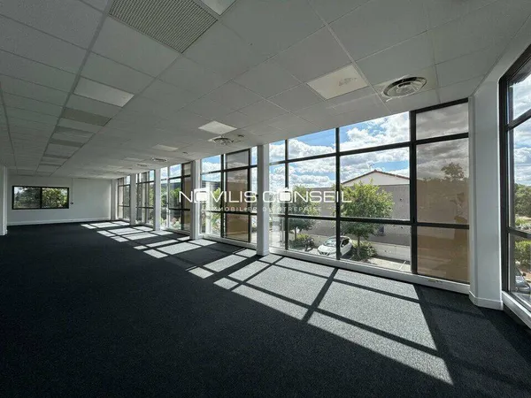 Bureaux 146 m²