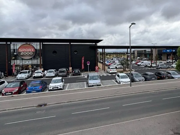 Local fort potentiel - Zone Commerciale des romains