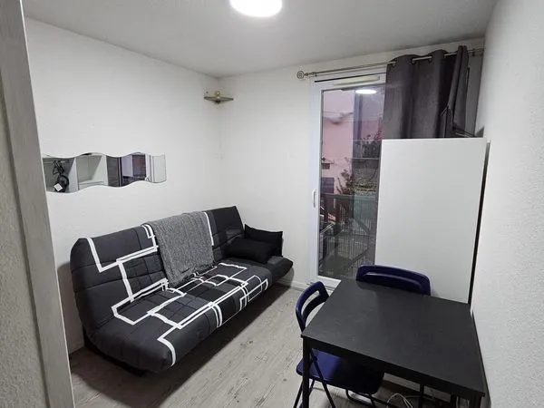 Studio 1 pièce 14 m²