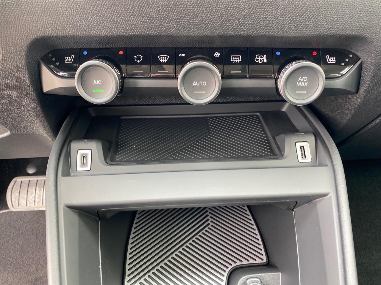 Citroën C4 puretech 130ch s&s shine pack eat8 — photo 14