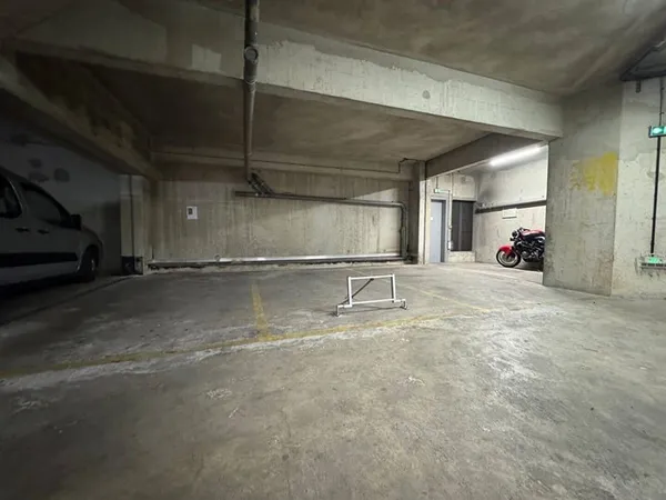 Parking 12 m²
