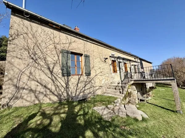 Magnifique fermette avec potentiel de gîte à vendre près du Lac