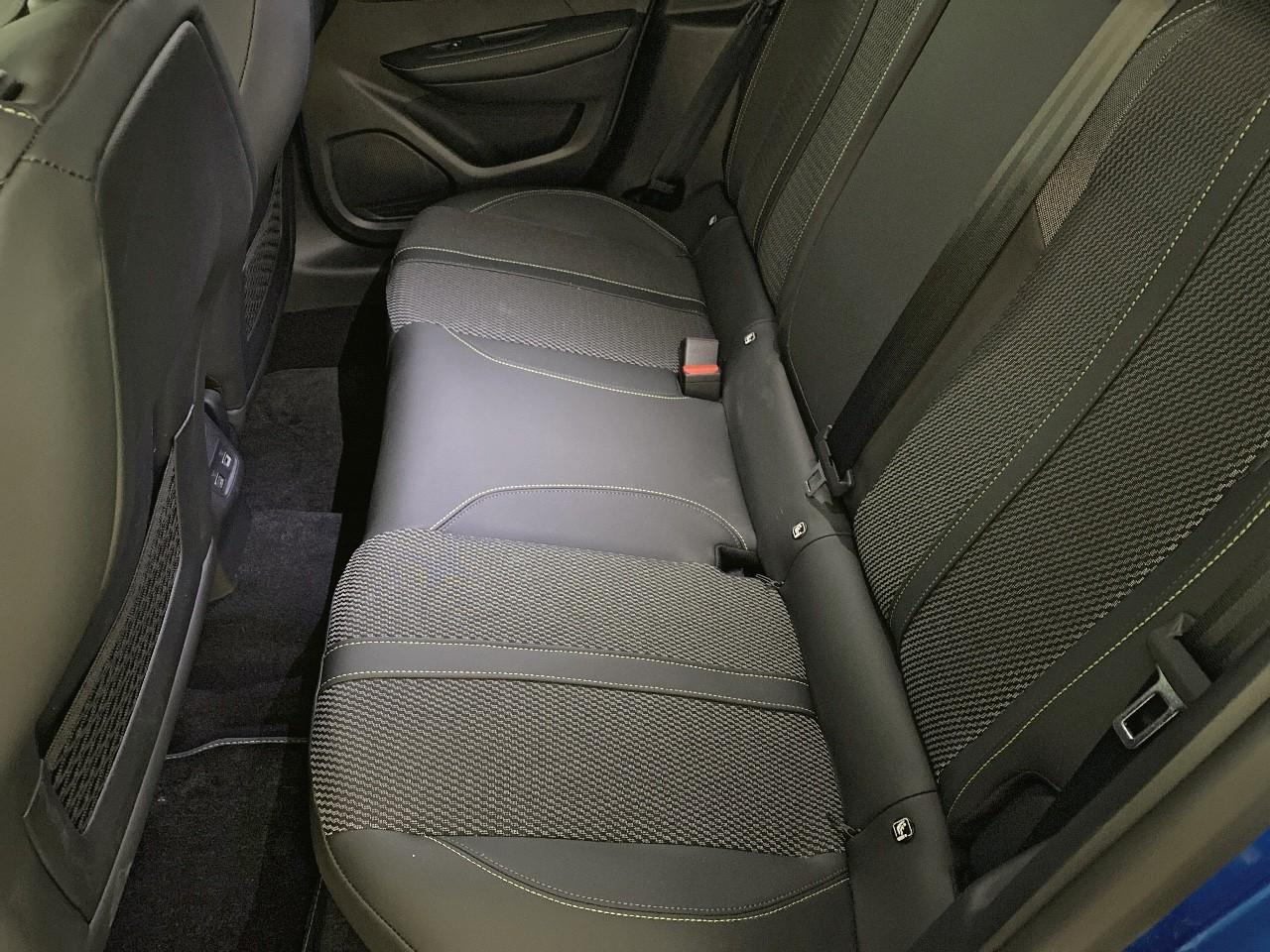 Peugeot 208 hybrid 145 ch e-dcs6 gt — photo 10