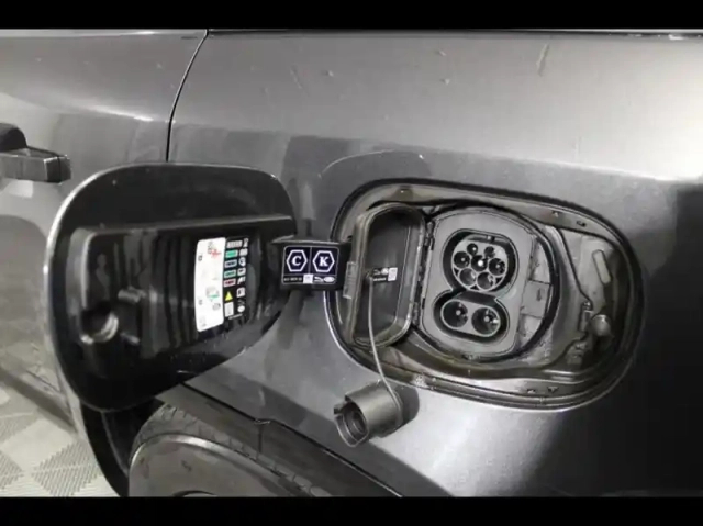 Land Rover Defender 110 2.0 p400e x-dynamic hse — photo 7