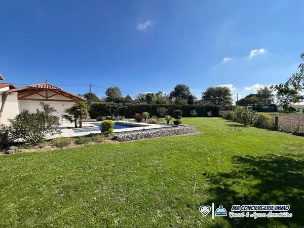 Maison 8 pièces 260 m²